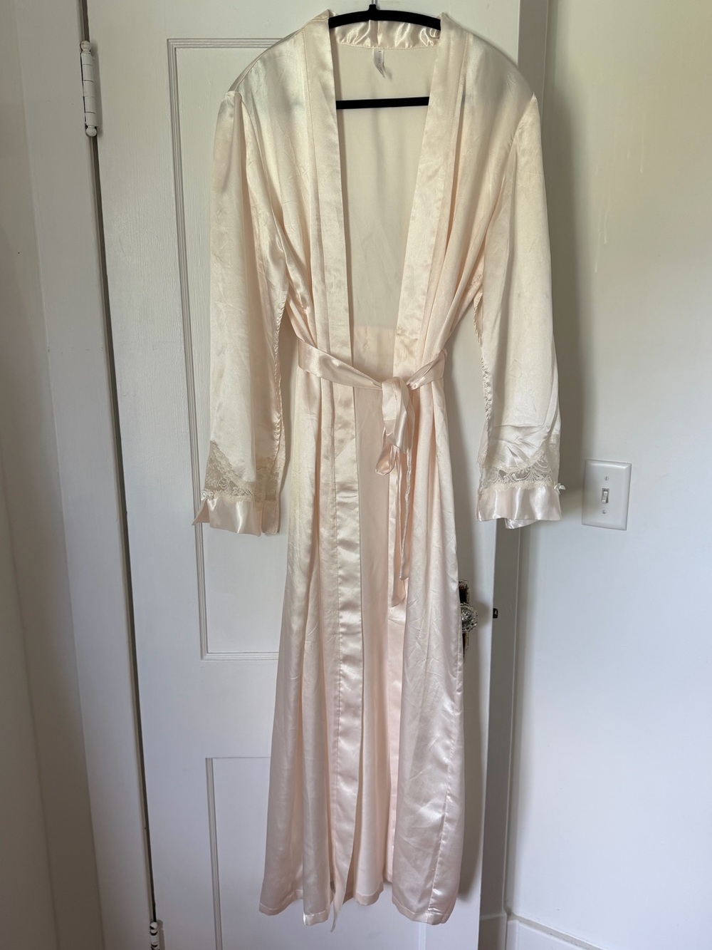 Gilligan & O’Malley Cream Bridal/Occasion Robe